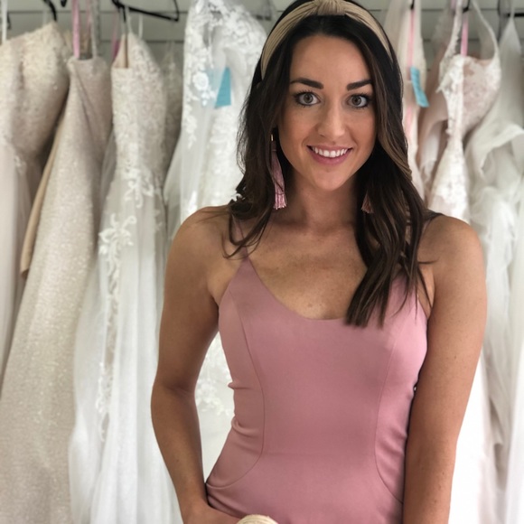 Meet your Posher, Alyce - Picture 3 of 5